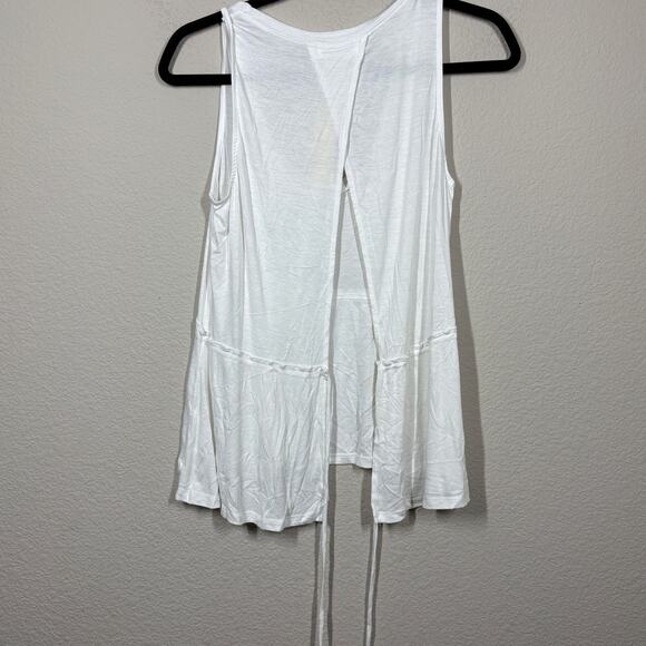 Feel The Piece Medium Elicia Wrap Back Tank Top White Scoop Neck Sleeves - Picture 2 of 7